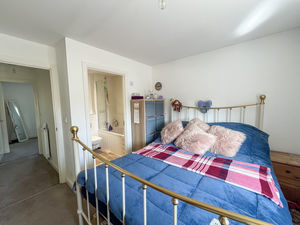 Bedroom- click for photo gallery